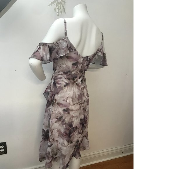 Le Chateau PLUS SIZE Flowy Chiffon Lavender Purple White Ruffle Dress Floral NWT - Picture 6 of 13